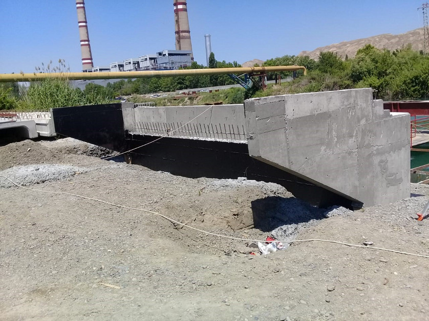 Mingəçevir rayonunda Qarabağ kanalı üzərində 65.20metr uzunluğunda inşa etdiyi körpü şəkil