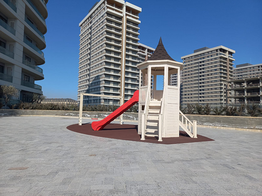 Baku White City Raffle Tower'də oyun kompleksi şəkil